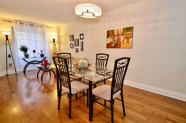 33 Westpoint Lane, Townhouse with 3 bedrooms, 4 bathrooms and 2 parking in Toronto ON | Image 2