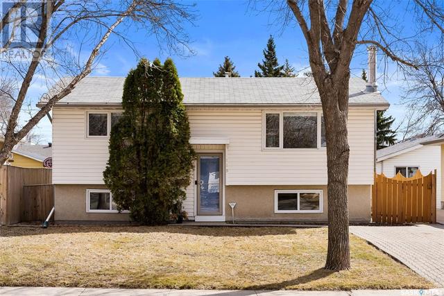 115 Straub Street, House detached with 3 bedrooms, 2 bathrooms and null parking in Regina SK | Image 1