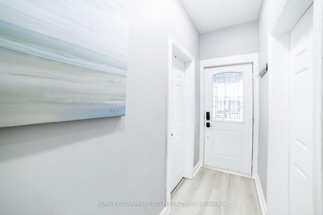 58 East 22nd St, House detached with 3 bedrooms, 2 bathrooms and 3 parking in Hamilton ON | Image 27