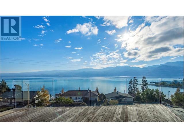 3985 Beachview Drive, House detached with 3 bedrooms, 2 bathrooms and 2 parking in West Kelowna BC | Image 2