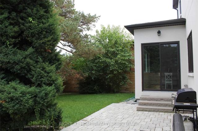 15 Glenn Arthur Dr, House detached with 4 bedrooms, 5 bathrooms and 35 parking in Toronto ON | Image 18