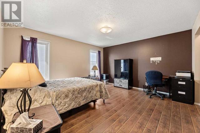 4521 Shannon Drive, House detached with 2 bedrooms, 1 bathrooms and 6 parking in Olds AB | Image 14