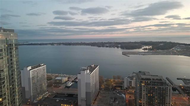 4208 - 10 Navy Wharf Crt, Condo with 2 bedrooms, 3 bathrooms and 1 parking in Toronto ON | Image 6