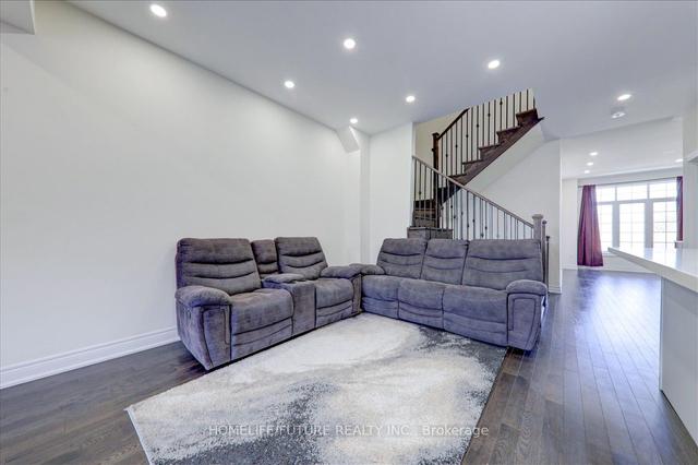 319 Kirkham Dr, House attached with 3 bedrooms, 4 bathrooms and 4 parking in Markham ON | Image 16