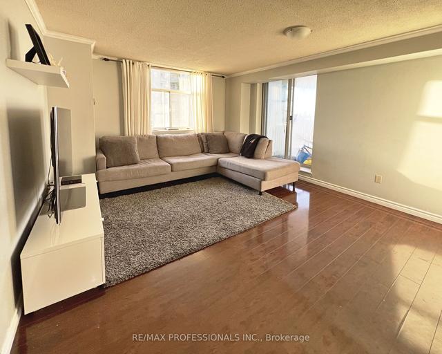 902 - 3559 Eglinton Ave W, Condo with 2 bedrooms, 1 bathrooms and 1 parking in Toronto ON | Image 13