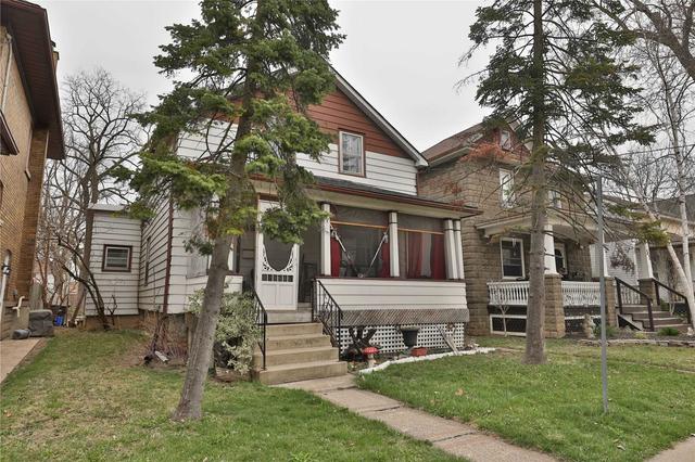 49 Almond St, House detached with 5 bedrooms, 2 bathrooms and 2 parking in St. Catharines ON | Image 12