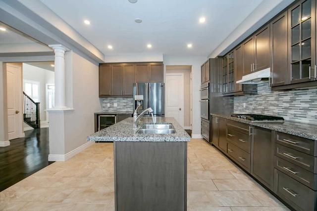 1568 Cahill Dr, House detached with 4 bedrooms, 3 bathrooms and 4 parking in Peterborough ON | Image 5