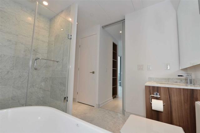 2615 - 488 University Ave, Condo with 1 bedrooms, 1 bathrooms and 0 parking in Toronto ON | Image 7