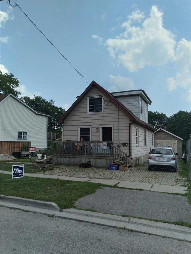 305 Mitchell Ave, House detached with 3 bedrooms, 1 bathrooms and 4 parking in Oshawa ON | Image 1