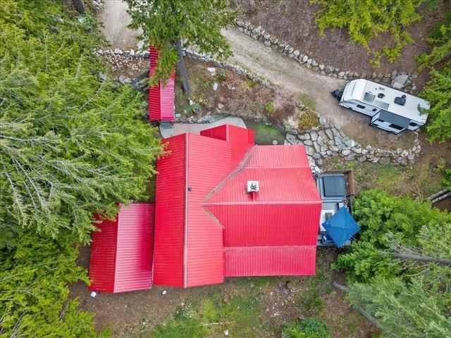 3195 Heddle Road, House detached with 3 bedrooms, 2 bathrooms and null parking in Central Kootenay F BC | Image 4