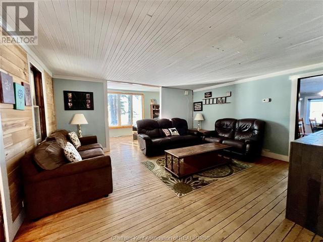 4045 On 579 Highway, Home with 4 bedrooms, 2 bathrooms and null parking in Cochrane ON | Image 33