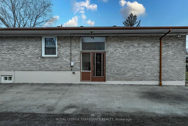 140 Crocus Dr, House detached with 3 bedrooms, 2 bathrooms and 2 parking in Toronto ON | Image 23