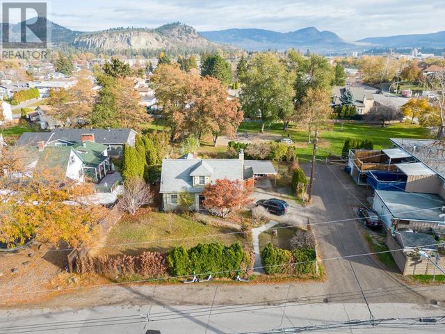 1485 Highland Drive S, House detached with 3 bedrooms, 2 bathrooms and 5 parking in Kelowna BC | Image 3