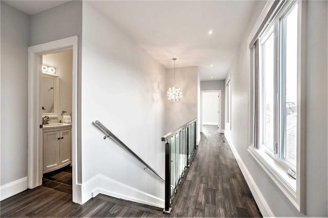 310 Melrose St, House detached with 3 bedrooms, 3 bathrooms and 3 parking in Toronto ON | Image 6