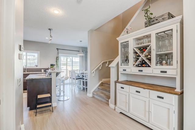 27 Legacy Crescent Se, House detached with 4 bedrooms, 3 bathrooms and 4 parking in Calgary AB | Image 5