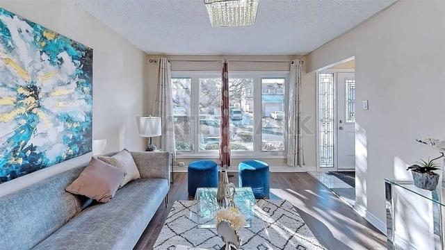 22 Lowry Sq, House semidetached with 3 bedrooms, 3 bathrooms and 3 parking in Toronto ON | Image 19