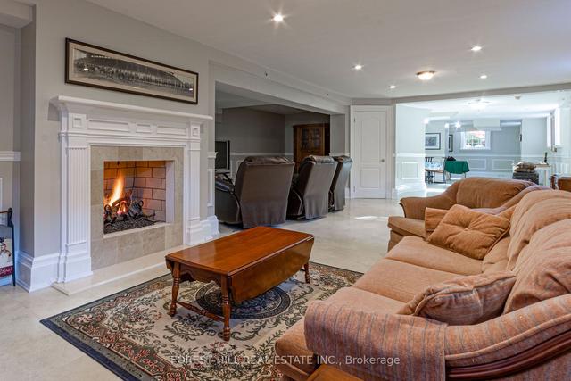 2438 Doulton Dr, House detached with 6 bedrooms, 8 bathrooms and 24 parking in Mississauga ON | Image 22