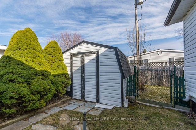 25 Linden Blvd, Home with 3 bedrooms, 1 bathrooms and 4 parking in Quinte West ON | Image 22