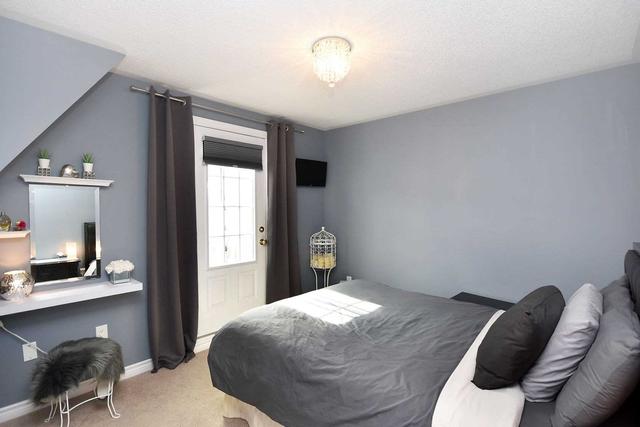 16 Kayak Hts, House attached with 3 bedrooms, 2 bathrooms and 2 parking in Brampton ON | Image 22