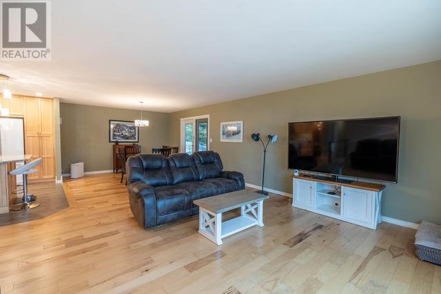 7715 Tronson Road, House detached with 5 bedrooms, 3 bathrooms and 6 parking in Vernon BC | Image 21