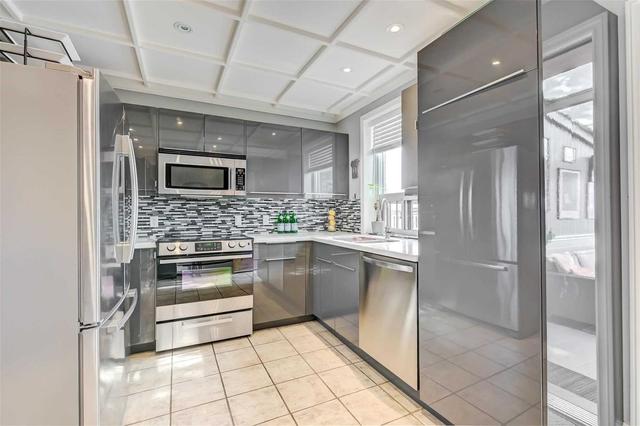 206 Emerson Ave, House semidetached with 3 bedrooms, 2 bathrooms and 2 parking in Toronto ON | Image 6