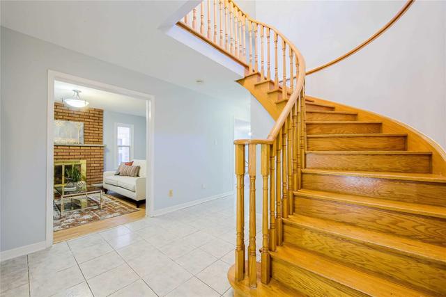 562 Shipka Crt, House detached with 4 bedrooms, 4 bathrooms and 6 parking in Mississauga ON | Image 23