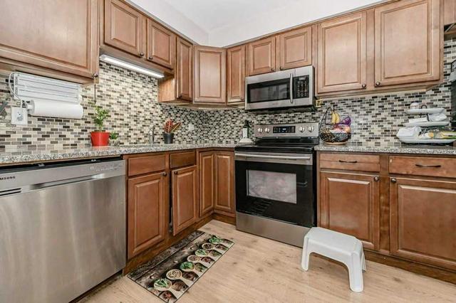 e - 304 Bluevale St, Condo with 3 bedrooms, 2 bathrooms and 2 parking in Waterloo ON | Image 6
