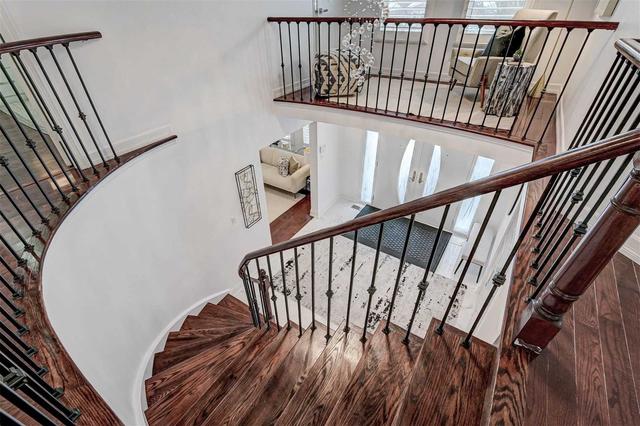 47 Bluenose Cres, House detached with 4 bedrooms, 5 bathrooms and 6 parking in Toronto ON | Image 5