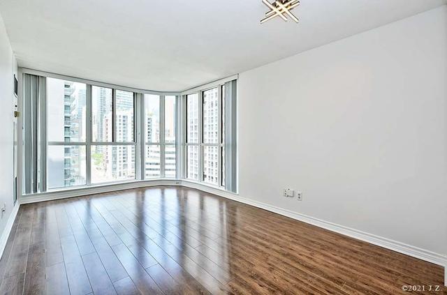 1012 - 736 Bay St, Condo with 1 bedrooms, 1 bathrooms and 0 parking in Toronto ON | Image 18