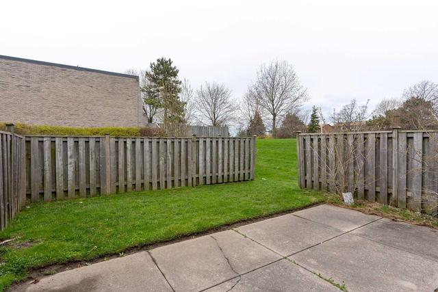 28 Deacon Lane, Townhouse with 3 bedrooms, 2 bathrooms and 1 parking in Ajax ON | Image 18