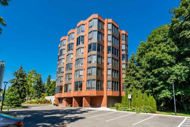 202 - 2121 Lakeshore Rd, Condo with 2 bedrooms, 2 bathrooms and 1 parking in Burlington ON | Image 10