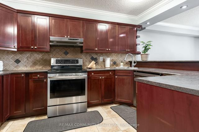 706 - 135 Marlee Ave, Condo with 2 bedrooms, 2 bathrooms and 1 parking in Toronto ON | Image 9