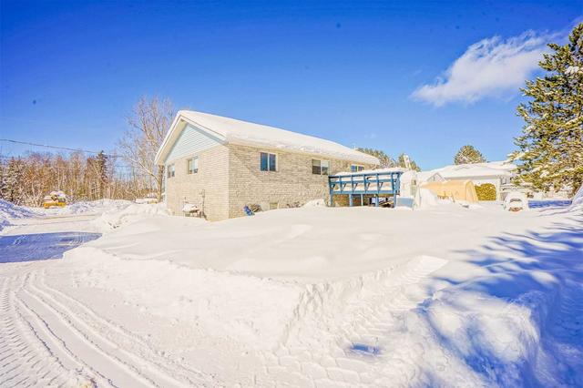 111 William St, House detached with 5 bedrooms, 2 bathrooms and 5 parking in Madawaska Valley ON | Image 12
