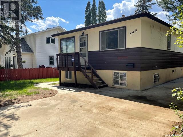 345 U Avenue S, House detached with 3 bedrooms, 2 bathrooms and null parking in Saskatoon SK | Image 3