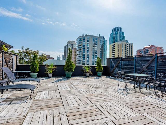 202 - 60 Montclair Ave, Condo with 2 bedrooms, 1 bathrooms and 1 parking in Toronto ON | Image 15