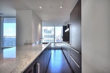 1802 - 180 University Ave, Condo with 1 bedrooms, 2 bathrooms and 1 parking in Toronto ON | Image 6