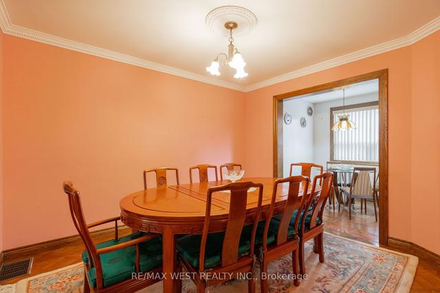 1516 Lawrence Ave W, House semidetached with 3 bedrooms, 2 bathrooms and 7 parking in Toronto ON | Image 10