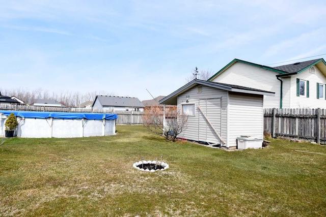 700 Nancy Rd, House detached with 2 bedrooms, 3 bathrooms and 4 parking in Fort Erie ON | Image 35