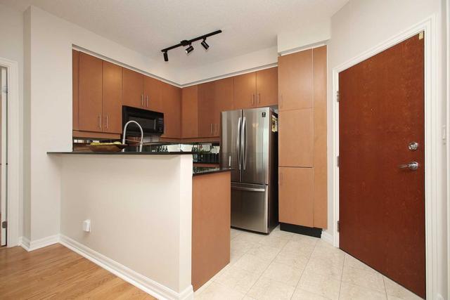 1203 - 300 Bloor St E, Condo with 2 bedrooms, 2 bathrooms and 1 parking in Toronto ON | Image 7
