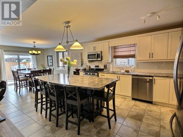6061 Wiens Blvd, House detached with 4 bedrooms, 4 bathrooms and 4 parking in Niagara Falls ON | Image 6