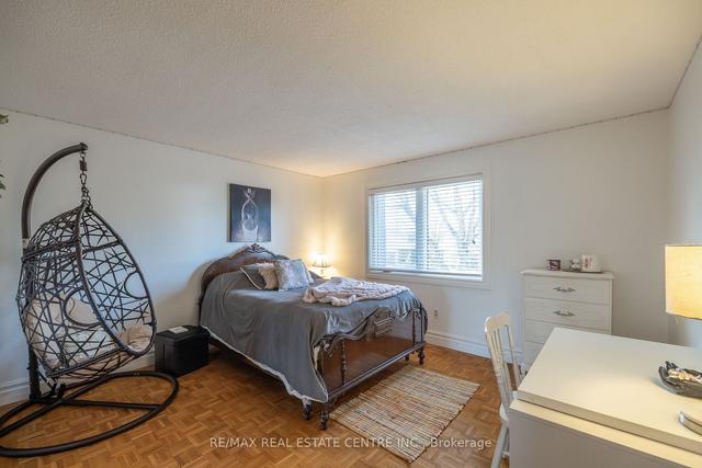 18 Northwood Cres, House detached with 3 bedrooms, 3 bathrooms and 6 parking in Guelph ON | Image 11