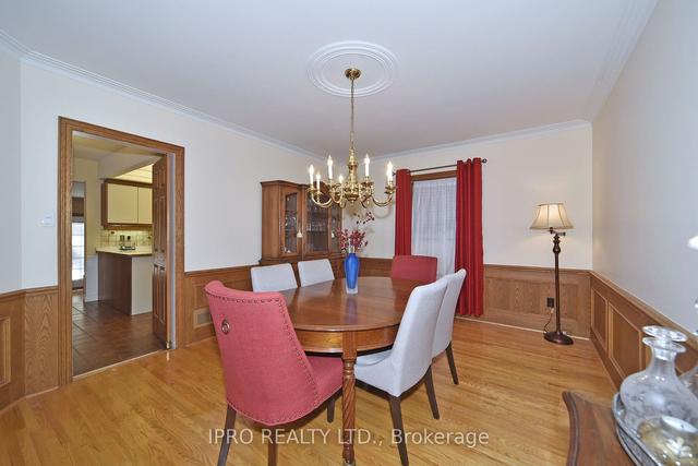 467 Bedford Park Ave, House detached with 4 bedrooms, 3 bathrooms and 6 parking in Toronto ON | Image 2