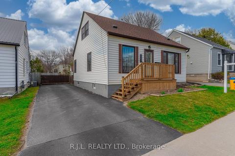 667 Donegal St, House detached with 4 bedrooms, 2 bathrooms and 3 parking in Peterborough ON | Card Image