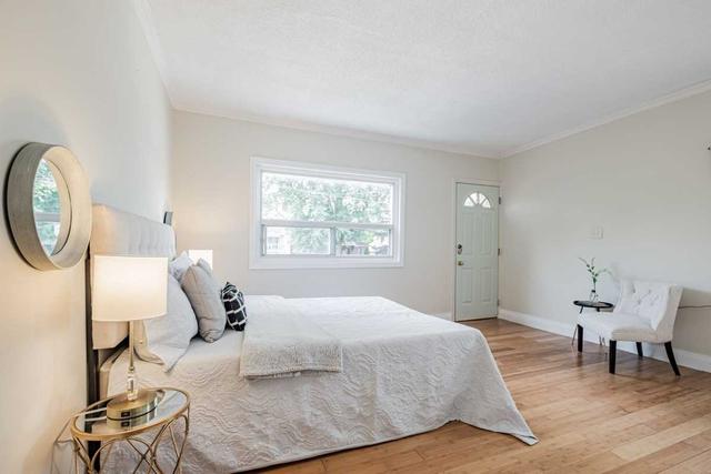 561 Northcliffe Blvd, House detached with 3 bedrooms, 2 bathrooms and 1 parking in Toronto ON | Image 8