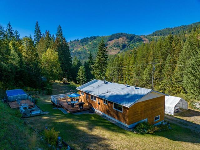 1110 Highway 22, House detached with 3 bedrooms, 1 bathrooms and null parking in Kootenay Boundary B BC | Image 25