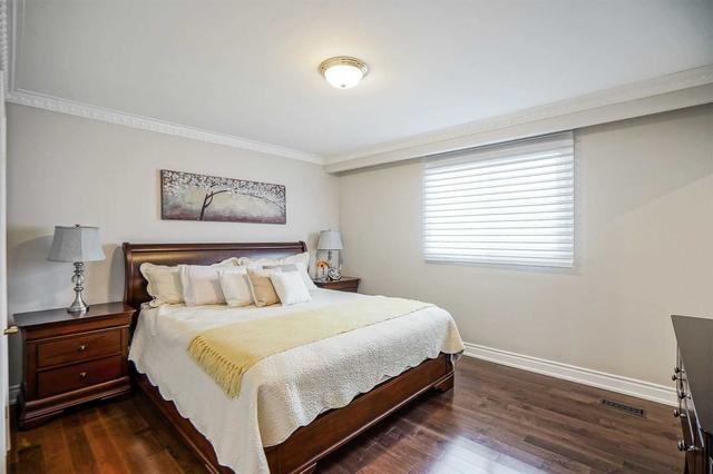 8 Derwent Crt, House detached with 3 bedrooms, 4 bathrooms and 6 parking in Toronto ON | Image 14