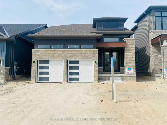 34 Simona Ave, House detached with 4 bedrooms, 3 bathrooms and 6 parking in Wasaga Beach ON | Image 1