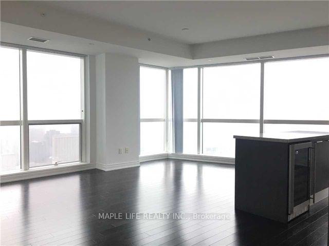 6110 - 388 Yonge St, Condo with 2 bedrooms, 2 bathrooms and 1 parking in Toronto ON | Image 13