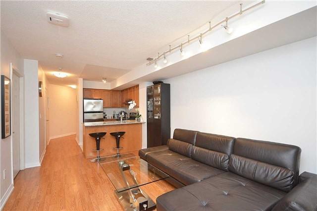 1605 - 220 Forum Dr, Condo with 2 bedrooms, 2 bathrooms and 1 parking in Mississauga ON | Image 6