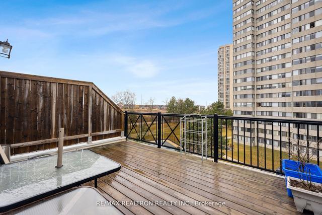 239 - 15 Coneflower Cres, Townhouse with 2 bedrooms, 2 bathrooms and 1 parking in Toronto ON | Image 27